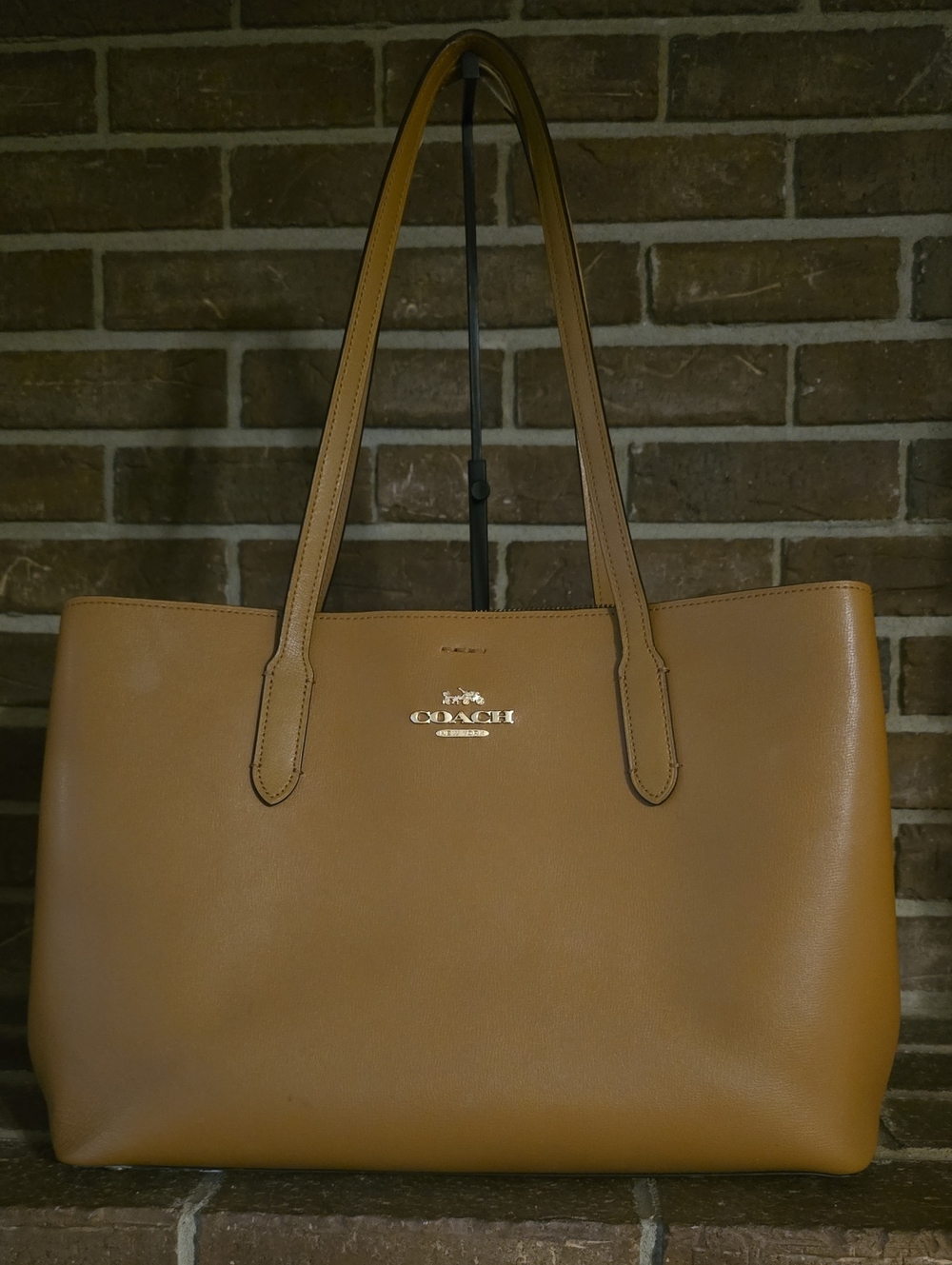 Coach Avenue Carryall Tote Brown Leather